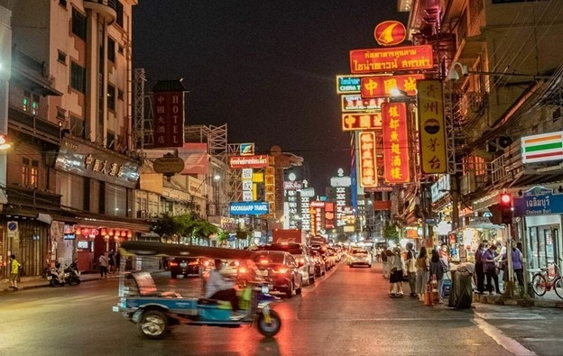 این 7 نکته طلایی را هنگام خرید تور تایلند در نظر بگیرید خیابان های شلوغ تایلند