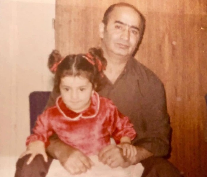 کودکی شبنم قلی خانی در آغوش پدرش کودکی شبنم قلی خانی