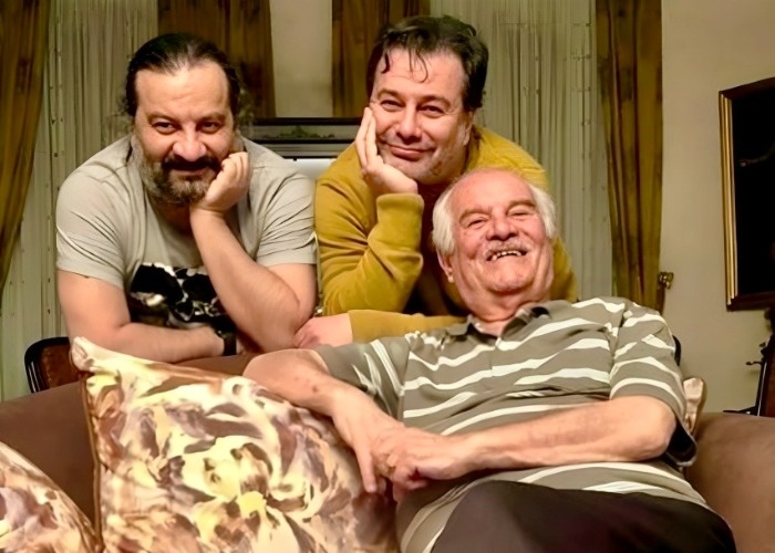 مهراب و پیمان قاسم خانی در کنار پدرشان خانواده پیمان قاسم خانی