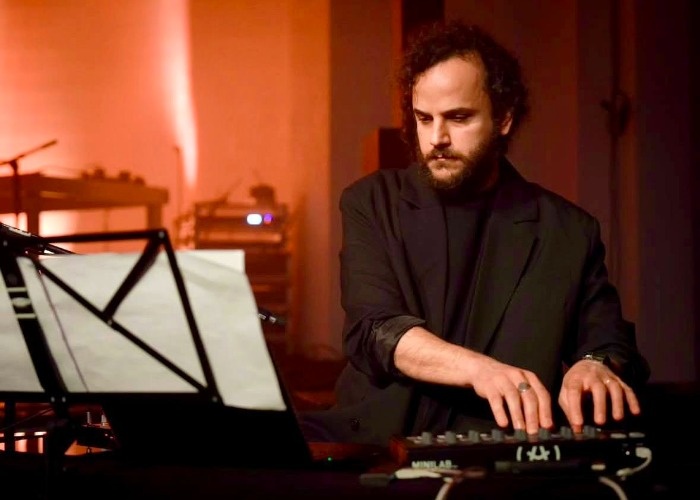 امین فیض آبادی تهیه کننده بیوگرافی امین فیض آبادی