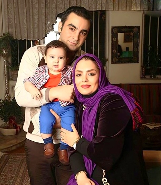 سپیده خداوردی و همسرش در کنار فرزندش سپیده خداوردی و همسرش