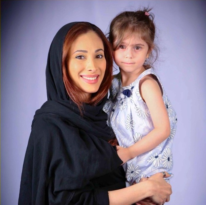 سحر زکریا در کنار خواهر زاده اش فرزند سحر زکریا