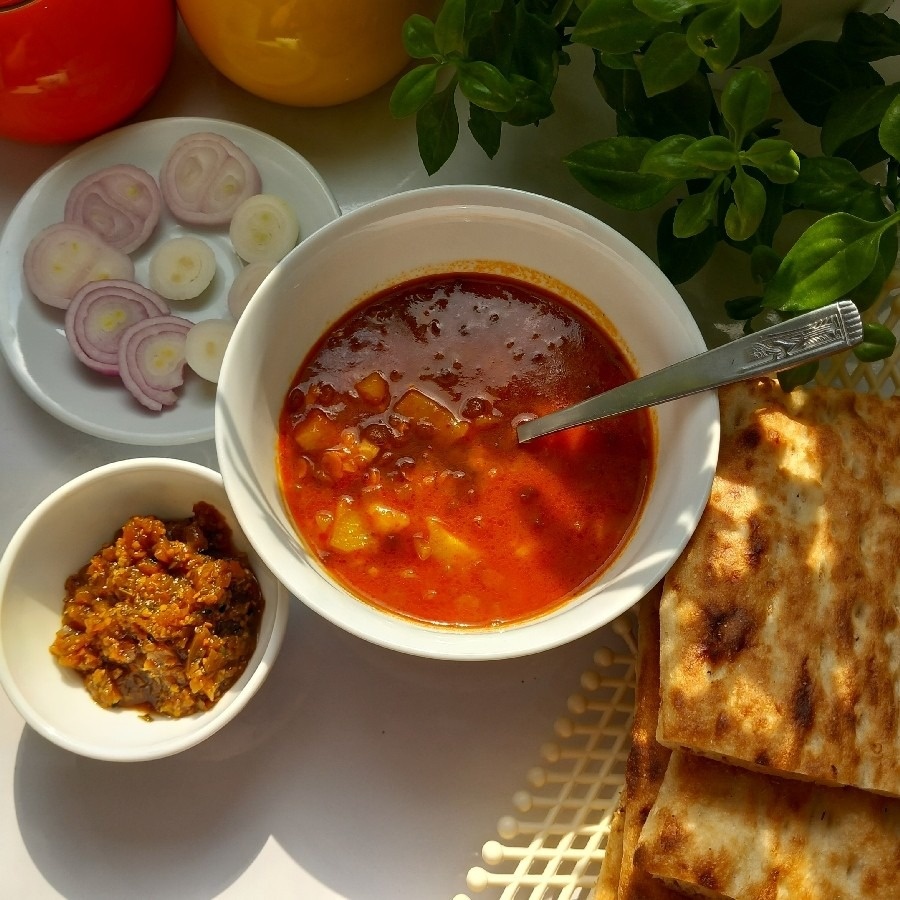 طرز تهیه اشکنه با سیب زمینی آشپزخانه نمناک