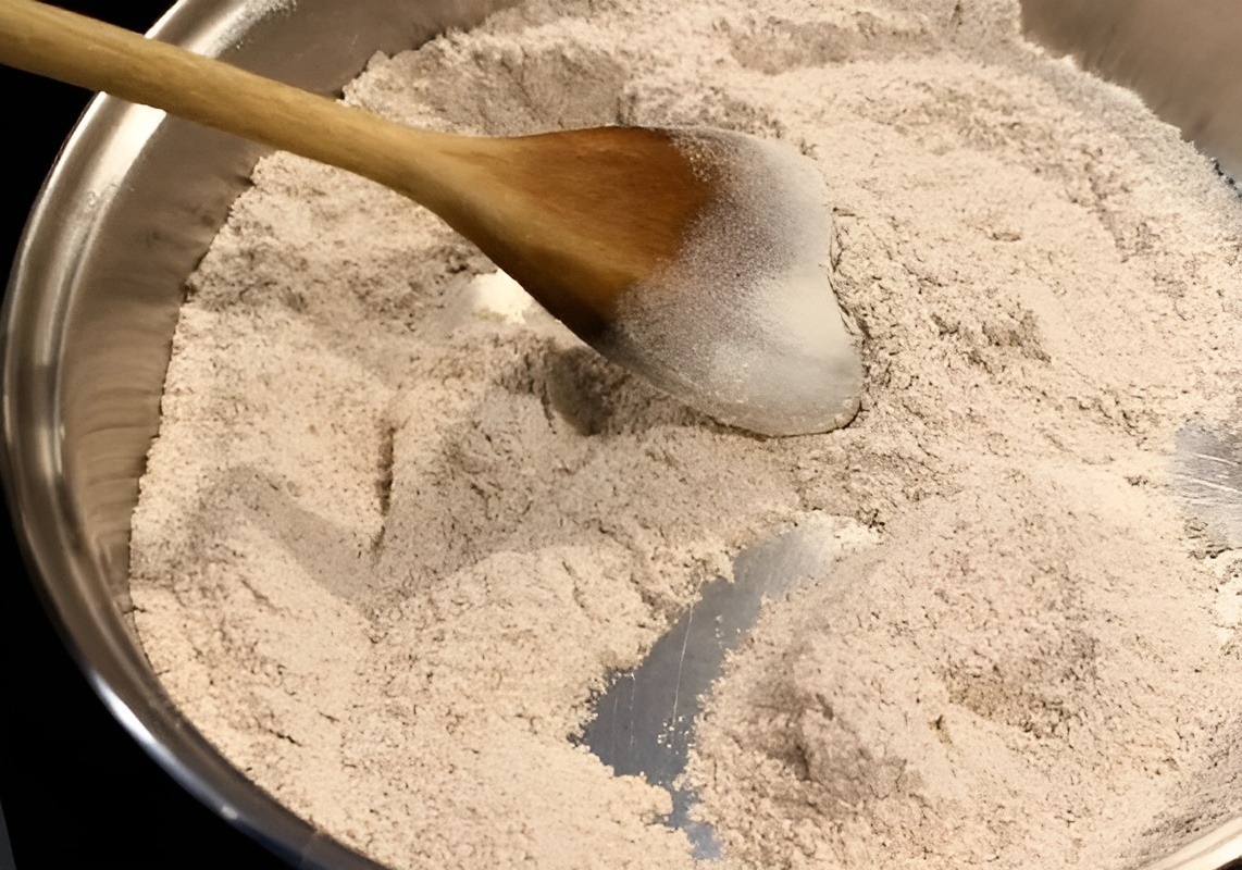 حلوای خوشمزه تفت دادن آرد