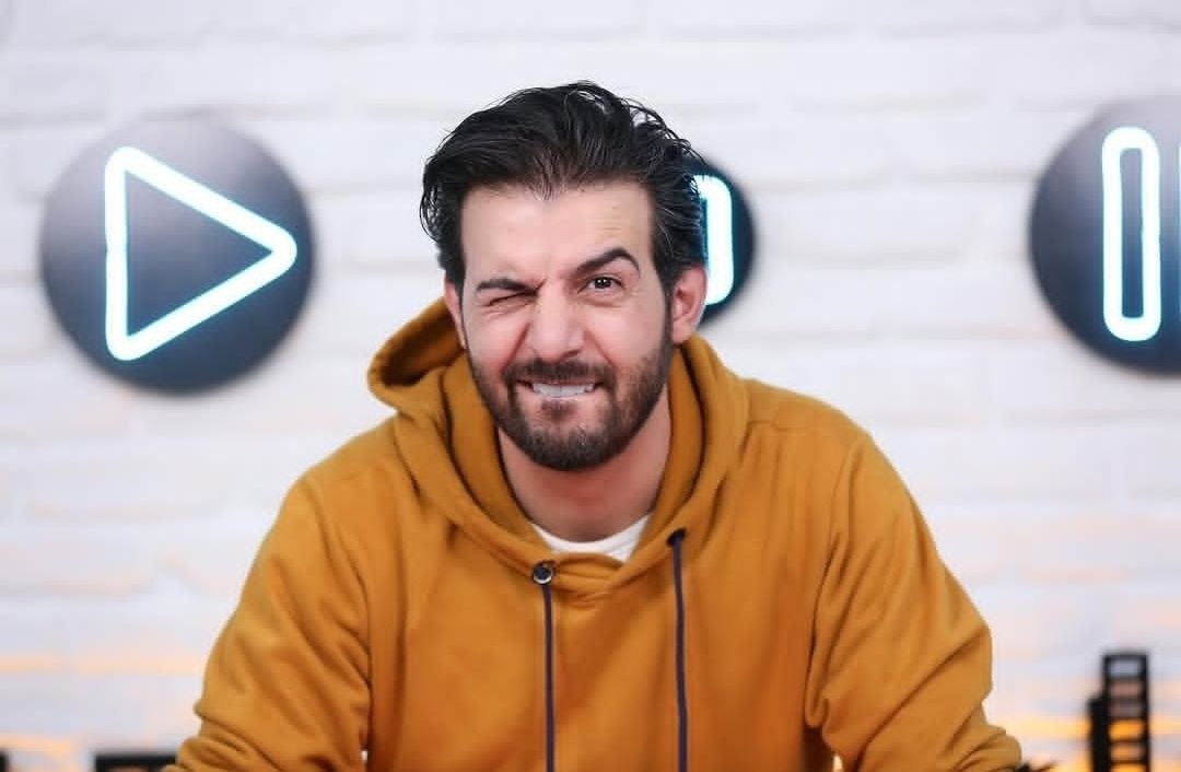 عبدالله روا مجری و بازیگر عبدالله روا