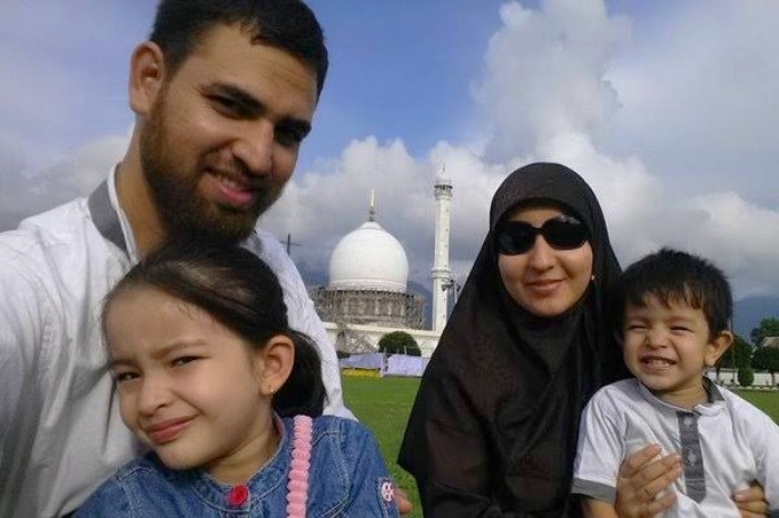 عکس منتسب به همسر سید سرباز روح الله رضوی و فرزندانش همسر سید سرباز روح الله رضوی