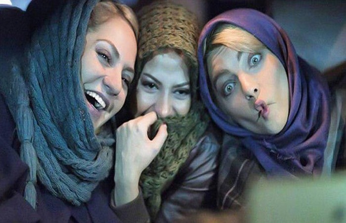 آیدا ماهیانی در کنار طناز طباطبایی آیدا ماهیانی در کنار طناز طباطبایی