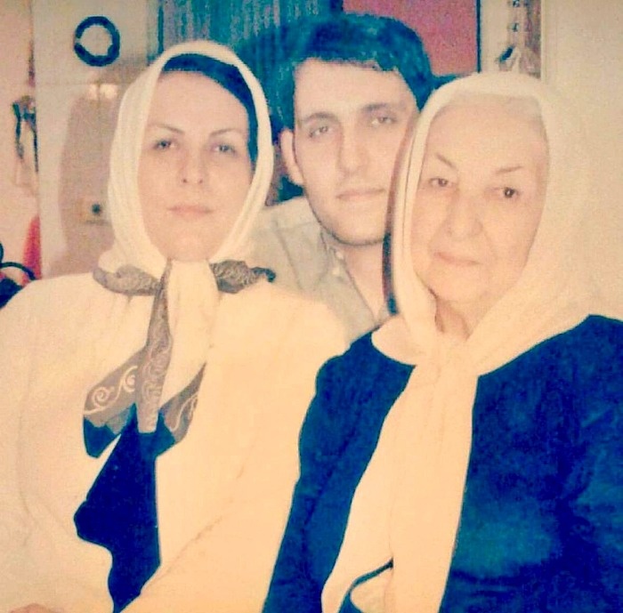 پوراندخت مهیمن در کنار مادرش خانواده پوراندخت مهیمن