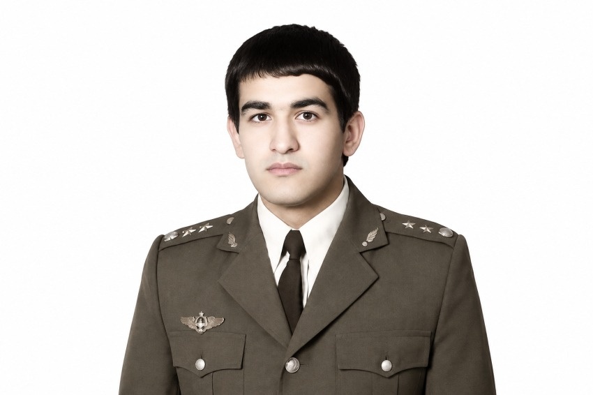 بیوگرافی شهید عباس بابایی عباس بابایی در جوانی
