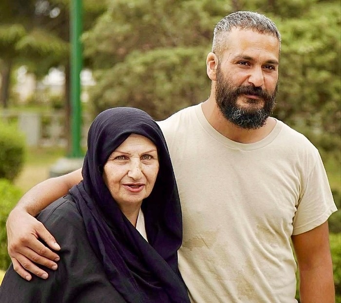 عکس میلاد کی مرام و مادرش میلاد کی مرام و مادرش