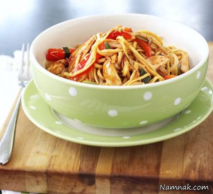 طرز تهیه چومین انواع غذا با نودل