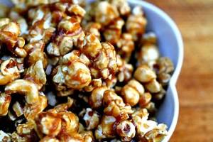 طرز تهیه ذرت کاراملی ، ذرت کاراملی