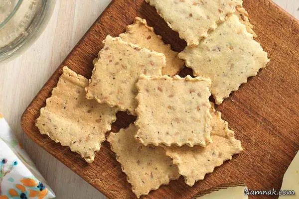 کراکر بادام کراکر