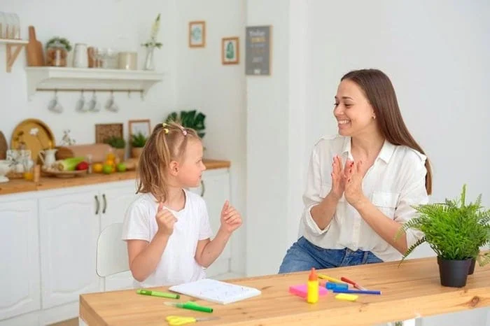 تاثیر تشویق بر اعتماد به نفس تشویق کردن