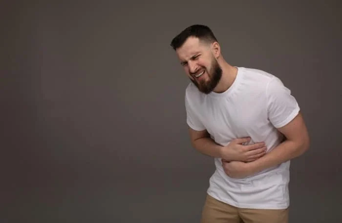 درد زیر شکم سمت راست در مردان فتق مقعدی