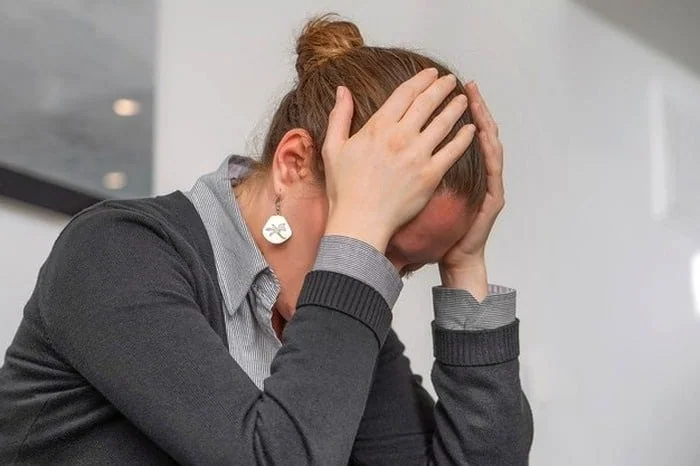 میگرن یک علت حساسیت به نور خورشید میگرن