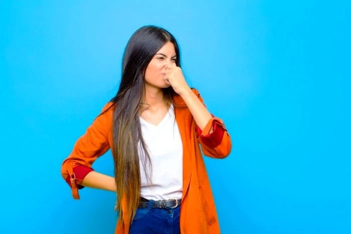 بوی بد بدن نوجوانان بوی بد
