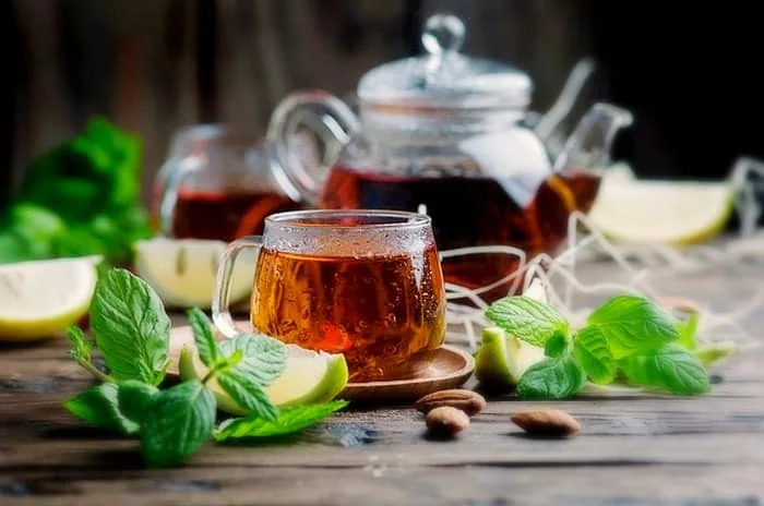طرز تهیه چای با طعم نعنا و لیمو ترش چای با طعم نعنا و لیمو ترش