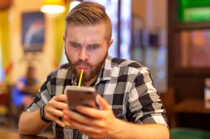 افزایش خطر تومورها مضرات استفاده از گوشی هوشمند