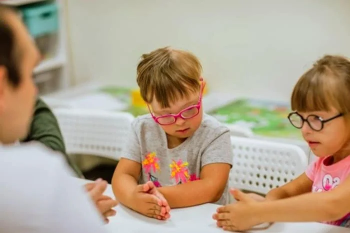 چاقی از مشکلات سندرم داون چاقی