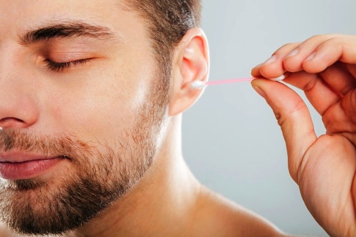تميز كردن گوش با روغن زيتون