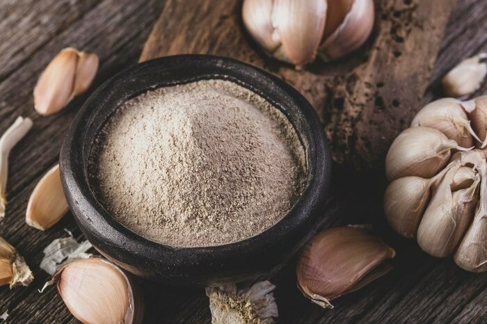استفاده از پودر سیر در آش رشته پودر سیر