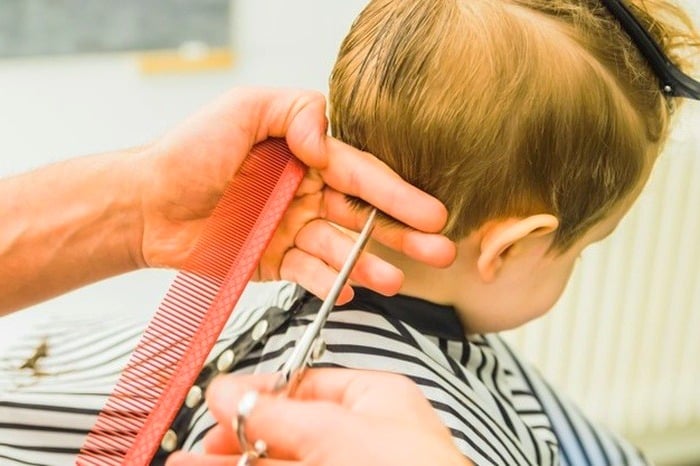 کوتاه کردن موی کودک در خانه