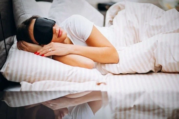 خوابیدن با چشمبند برای کیفیت خواب چشمبند خواب