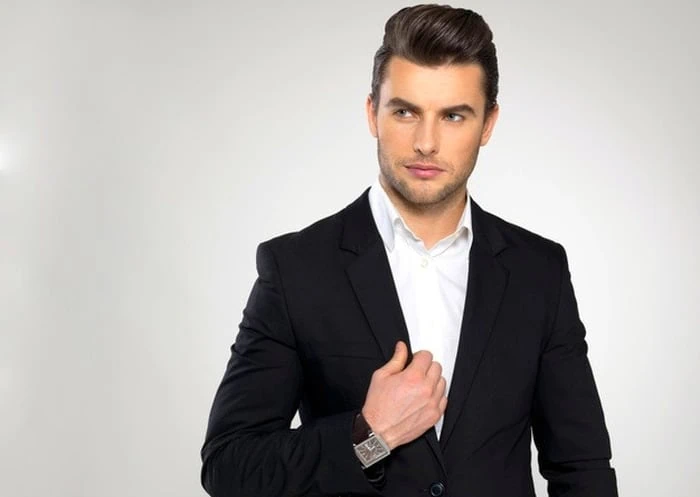 جذابیت دیگران دلیلی برای درگیری ذهنی مرد جذاب