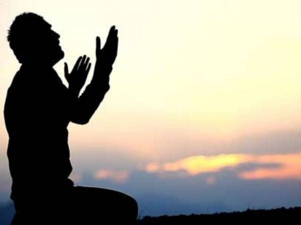 ثواب تلاوت سوره توحید دعا کردن