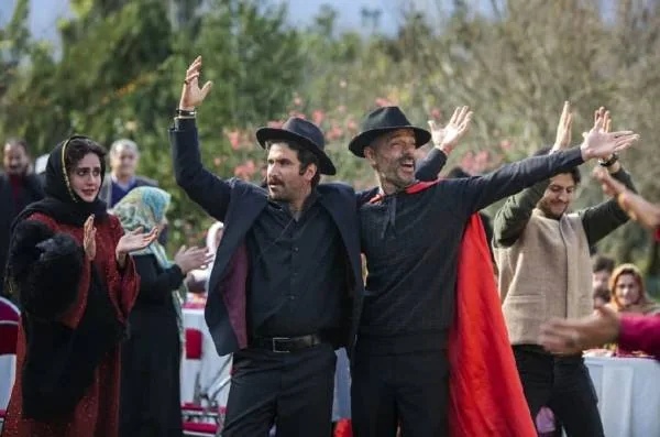 بازیگران فیلم سینمایی تی تی هوتن شکیبا در تی تی