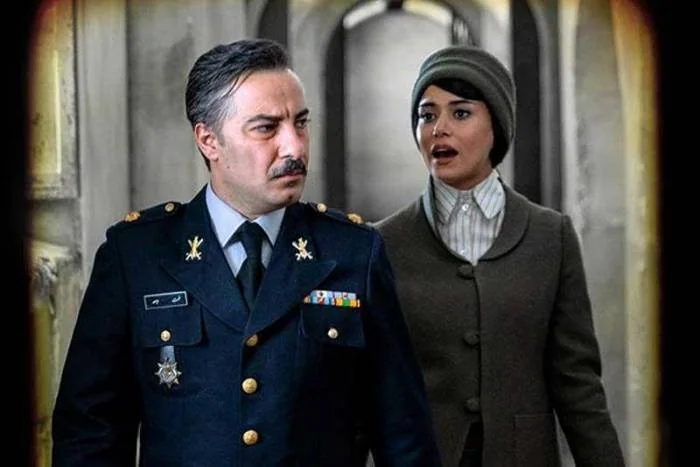 نوید محمدزاده و پری ناز ایزدیار در سرخپوست نوید محمدزاده و پریناز ایزدیار