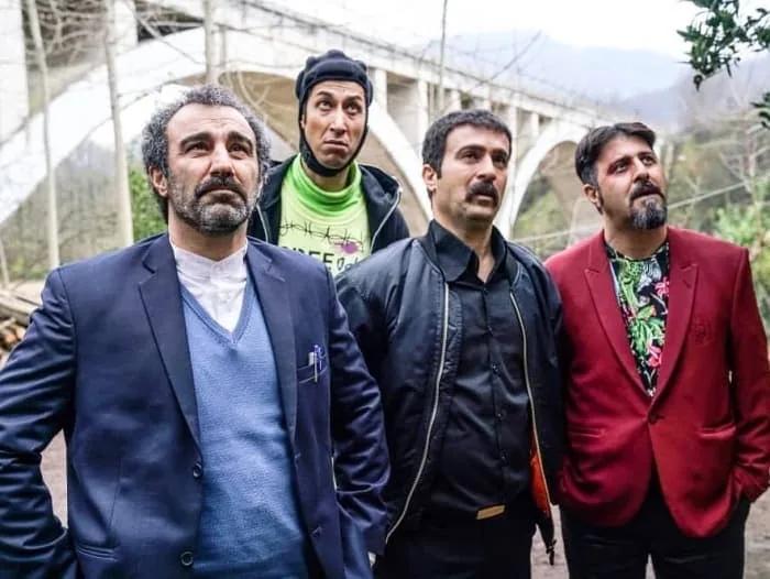 هومن حاجی عبداللهی، احمد مهران فر، بهرا افشاری و محسن تنابنده بازیگران سریال پایتخت