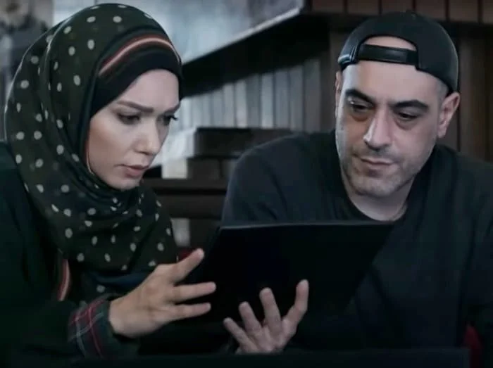 امیریل ارجمند و شهرزاد کمالزاده در نمایی از سریال گاندو 2 امیریل ارجمند و شهرزاد کمالزاده