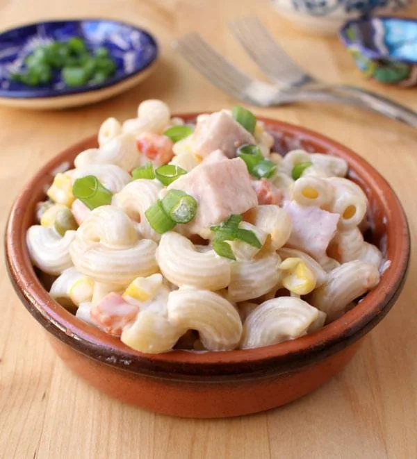 طرز تهیه سالاد ماکارونی با سوسیس سالاد ماکارونی با سوسیس