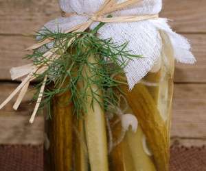 فواید آب خیارشور ، آب خیارشور