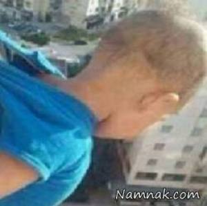 پدر دیوانه ، کار زشت پدر با بچه اش