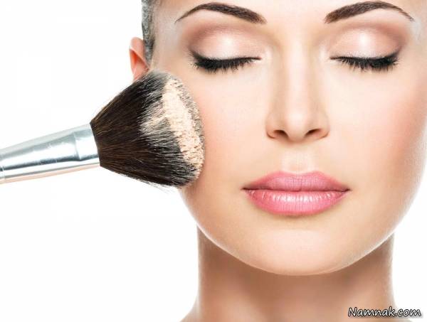 خطرات جدی در کمین زنانی که هر روز آرایش می کنند 1