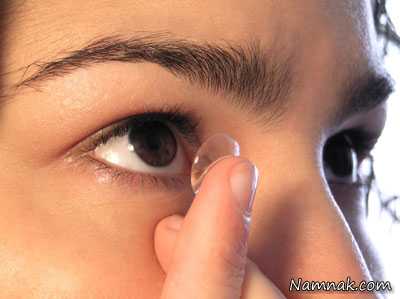 چرا لنز در چشم حرکت می کند