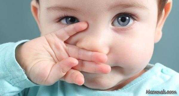 آموزش تمیز کردن بینی و گوش نوزاد