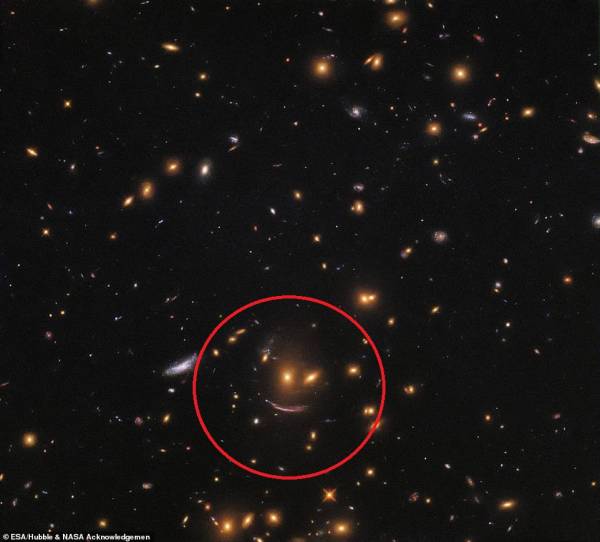 تصویر جالب و عجیب ناسا از کهکشان ! 