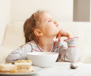 صبحانه نخوردن کودک ، عوارض صبحانه نخوردن در کودکان