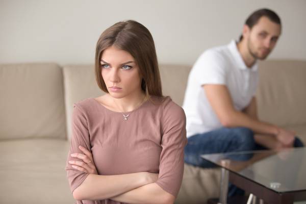 شوهر بی توجه به همسر