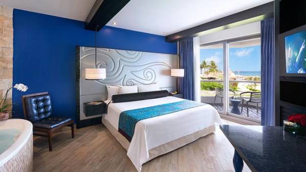 رنگ آبی در طراحی هتل