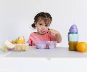 غذای کمکی کودک