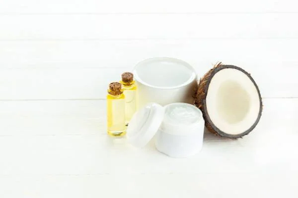 روغن نارگیل برای خشکی لب روغن نارگیل