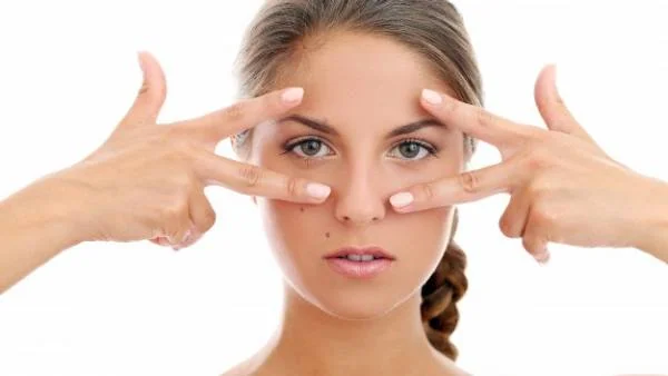 رابطه رنگ چشم و بیماری پوستی رنگ چشم و بیماری پوستی