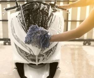 شستن موتورسیکلت