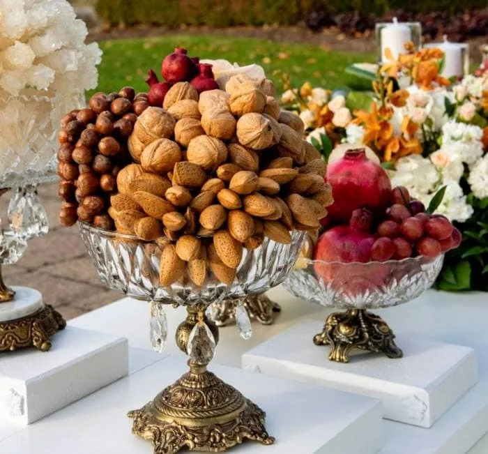 فندق، گردو و بادام در سفره عقد فندق، گردو و بادام