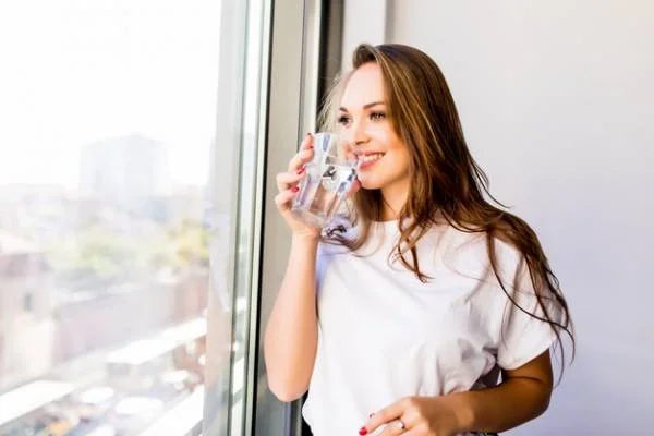 آب مورد نیاز بدن در طول روز آب مورد نیاز بدن